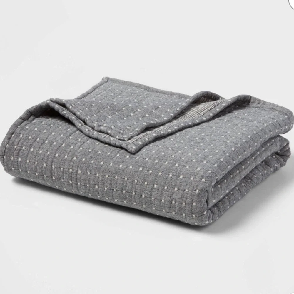 NWT Oversized Reversible Matelasse Throw Gray - Threshold - Picture 7 of 9